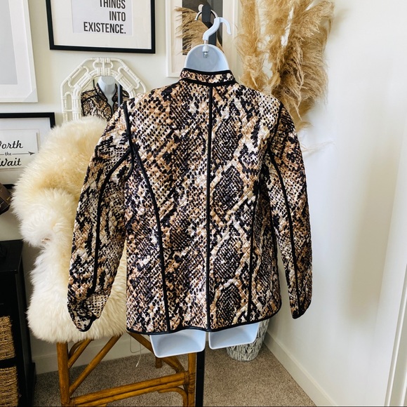 Animal Print Contrasting Black Bias Reversible Quilted Lightweight Jacket - Picture 2 of 8